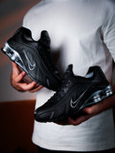 Nike Shox R4 Preto/Prata