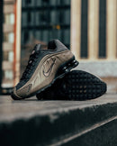Nike Shox R4 Preto Marrom